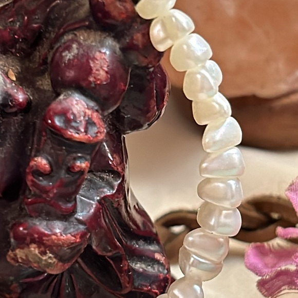 White 2 row necklace & bracelet - Picture 4 of 8